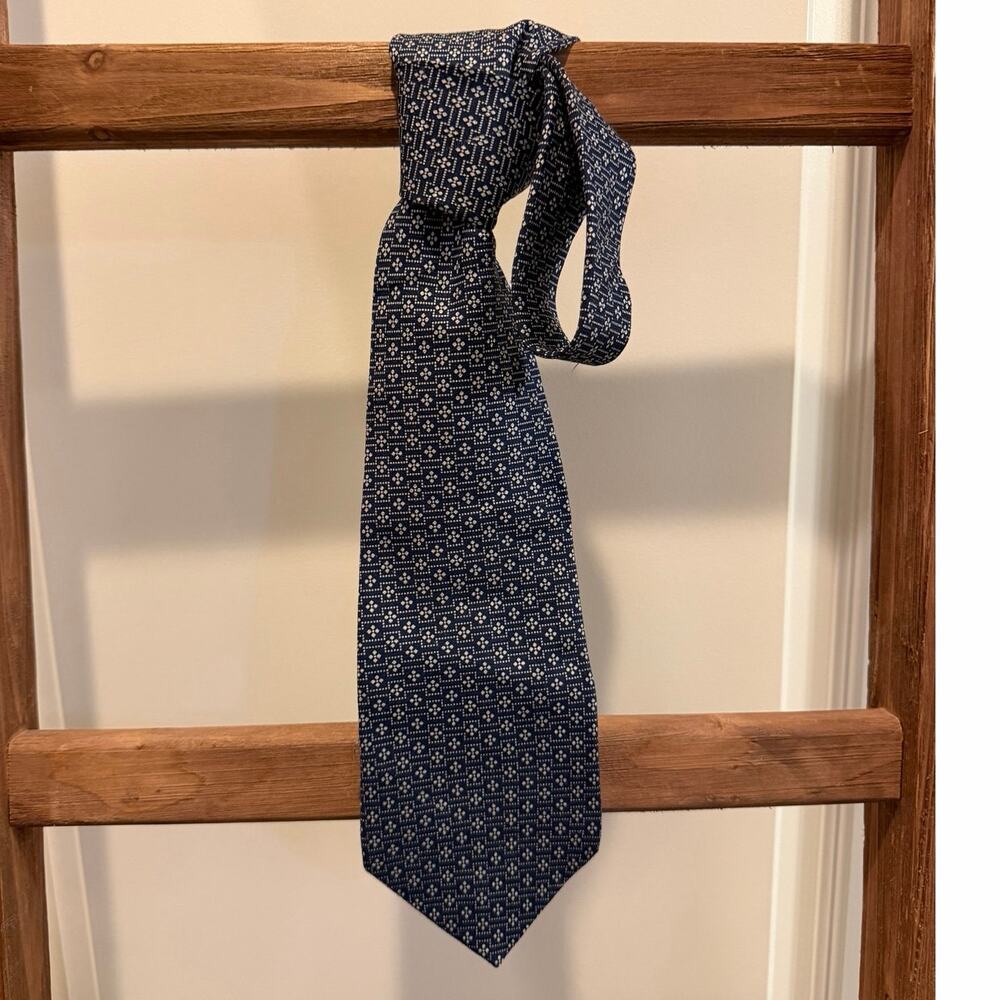 Vintage Claybrooke silk Necktie-Navy with gray geometric pattern - Picture 1 of 4